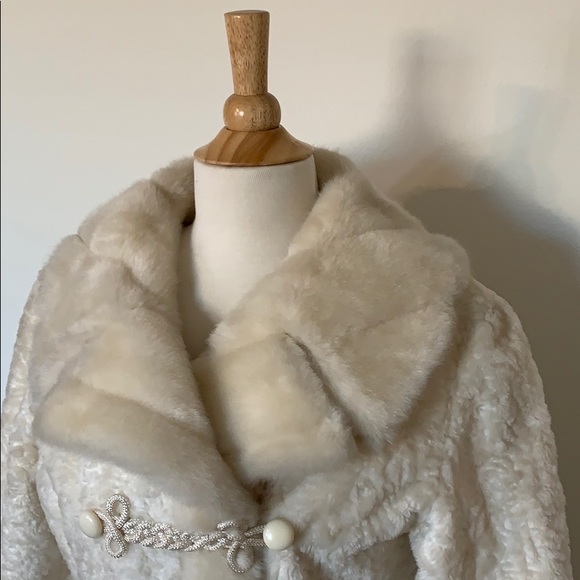 VINTAGE pristine cream faux fur coat - Picture 2 of 8